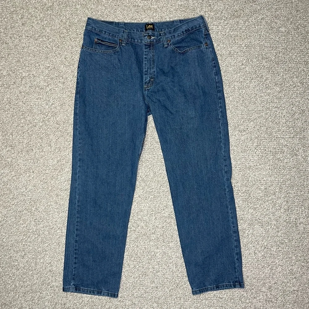 Lee relaxed fit